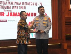 Kapolresta Sidoarjo Kombes Pol Christian Tobing Raih PWI Jatim Awards Atas Inovasi Pelayanan Publik