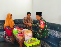 Sambut lebaran Babinsa Koramil 0810/13 lengkong Halal Bihalal Ke Rumah Warganya