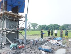 Dandim Nganjuk Cek Satgas TMMD 124 Kodim Nganjuk Buat Sumur Bor Untuk Mengairi Sawah