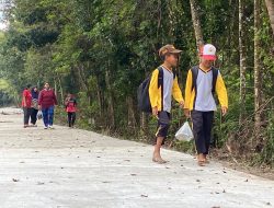 Anak-Anak Sudah Bisa Menikmati Jalan Baru Hasil TMMD 124 Kodim 0810/Nganjuk