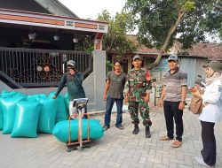Babinsa Koramil 0810/15 Rejoso Bersama PPL Pastikan Gabah Petani Terserap Bulog