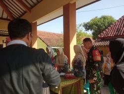 Babinsa Beresama Bidan Desa Gelar Pasyandu Lansia