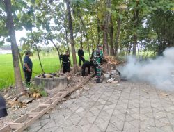 Sambut Bulan Suro Babinsa Persama PSHT gelar Kerja Bhakti pembersihan Lingkungan Sekiatr Padepokan