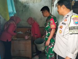 Cegah ganasnya Nyamuk Demam Berdarah babinsa bersama Bidan Turun ke Warga