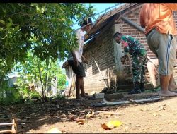 Babinsa Kodim Nganjuk  Bantu Warganya Desa Binaan yang kurang mampu 
