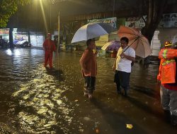 Langganan Banjir, Pasar Wage Nganjuk Terendam Lagi Saat Hujan Deras, Bupati Langsung Turun