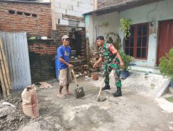 Babinsa Turun Tangan BAntu Warga Kurang Mampu