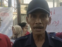 Tower 70 Meter Dianggap Rapuh dan Berbahaya, Warga Sentono Kembali Demo! Kompensasi Mangkrak Sejak 2009!