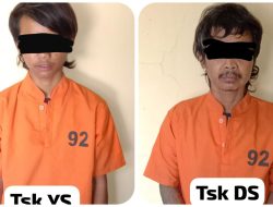 Terekam CCTV Dua Pencuri Motor Gasak Yamaha V80 dengan Becak Motor