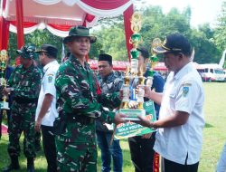 Dansatgas TMMD 124 Kodim Nganjuk Serahkan Hadiah Pertandingan Voli