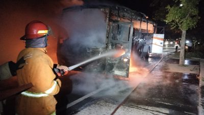 Kronologi Lengkap Bus dan Motor Terbakar Hebat Di Sukomoro, Pemotor Tewas di Tempat