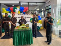 Kodim 0810/Nganjuk Beri Kejutan Tumpeng, Semarakkan Hari Bhakti Adhyaksa ke-65 di Kejari Nganjuk