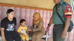Babinsa Koramil 0810/02 Bagor Melaksanakan Pendampingan Posyandu bersama Bidan Desa Binaan