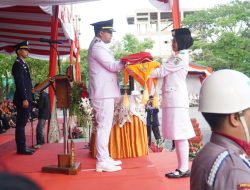 Dandim 0810 Nganjuk Ikuti Upacara Penurunan Bendera HUT Ke-80 RI di GOR Bung Karno