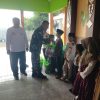Bati Tuud Koramil 0810/15 Rejoso Hadiri Bakti Sosial Pembagian Sembako kepada Anak Yatim Dalam Rangka Memeriahkan HUT Kemerdekaan RI Ke 80 di Desa Sukorejo