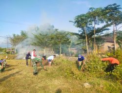 Sambut HUT ke-80 RI, Babinsa Pace Bersama Warga Jatigreges Gelar Kerja Bakti Lingkungan