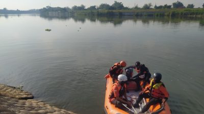 Pencarian Warga Tenggelam di Sungai Brantas Jombang Terus Dilakukan