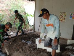Babinsa Koramil 0810/15 Rejoso Mulai Pengerjaan Rehab Rumah milik Warga Binaannya
