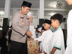 Polres Nganjuk Peringati Maulid Nabi, Santuni Yatim Piatu dan Warga Kurang Mampu