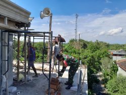 Babinsa Rejoso Gotong Royong Bersama Warga Bangun Masjid Nur Mukhlisin