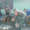 Babinsa Sawahan Ajak Warga Gotong Royong Lewat Kerja Bakti
