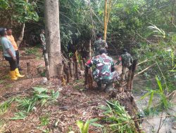 Koramil 0810-02/Bagor Bersama Warga Gelar Kerja Bakti Bersihkan Aliran Sungai di Desa Paron