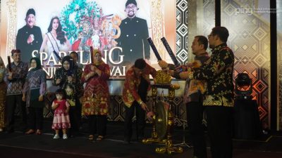 Sila Alugara Gema di Nganjuk Ribuan Warga Saksikan Karnaval Spektakuler Dibuka Bupati Marhaen Djumadi