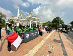Ratusan Ojol Hadiri Deklarasi Jogo Jatim di Tugu Pahlawan Surabaya
