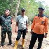 Gotong Royong Tanggap Darurat Nganjuk TNI, Polri, dan Warga Bersibaku Bersihkan Sumbatan Kali Widas