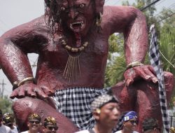 Banaran Kertosono Kampung Para Kreator, Jago Ogoh-Ogoh Raksasa hingga Mobil Hias Pesanan