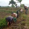 Babinsa Kuncir Ajak Warga Gotong Royong Bersihkan Saluran Irigasi