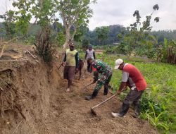 Babinsa Koramil 0810/20 Ngluyu laksanakan Kerja Bhakti bersama warga
