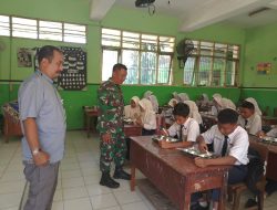 Babinsa Koramil 0810/06 Kertosono Kawal Ketat Program Makan Bergizi Gratis di SMPN 2 Kertosono