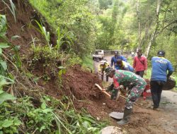 BABINSA KORAMIL NGETOS BERSAMA BPBD DAN WARGA KERJA BAKTI