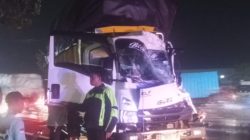 Tragis, Truk Isuzu Tabrak Truk Boks Mogok di Jombang: Satu Tewas di Tempat