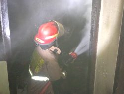 Gudang Toko Emas  Cakra di Tanjuanom Dilalap Si Jago Merah, Kerugian Ditaksir Capai Puluhan Juta Rupiah