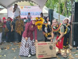 Seluruh RT di Kelurahan Pocanan Turun ke Jalan untuk Meriahkan Hari Pahlawan