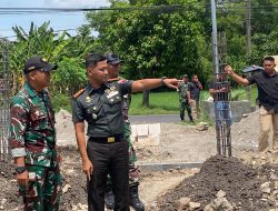 Dandim 0810/Nganjuk Tinjau Pembangunan KDKMP dan Salurkan Bansos kepada Lansia
