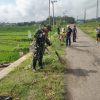 Kepala Desa, Babinsa & RT/RW Melaksanakan Gotong Royong Bersihkan Jalan Desa