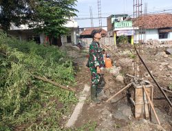 Babinsa Payaman mengadakan pengawasan pembangunan gedung KDKMP di Kel payaman 