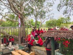 DPC PDI Perjuangan Tulungagung Ziarah Makam Mbok Sarinah pada Peringatan Hari Ibu