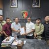 Catut Nama PWI untuk Peras Kades, Oknum Wartawan Gadungan Dilaporkan ke Polres Bojonegoro