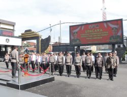 Kapolres Lamongan Berikan Penghargaan kepada 41 Personel dan Warga