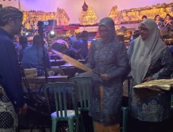 Pagelaran Wayang Kulit “Lahirnya Wisanggeni” Hidupkan Seni Tradisi di Tosaren