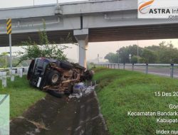 Mobil Asal Musi Banyuasin Terbalik di Tol Jombang–Mojokerto, Lima Orang Terluka