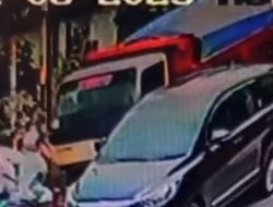 Dump Truk Menghantam Motor dan Toyota Yaris Dokter, Diduga Akibat Rem Blong