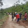Babinsa Desa Kuncir Bersama Masyarakat Laksanakan Kerja Bakti Bersihkan Lingkungan