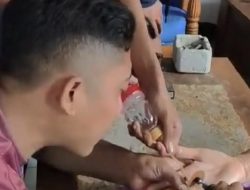 Jari Membengkak Akibat Cincin Sejak 31 Tahun Silam, Nenek di Nganjuk Dievakuasi Tim Damkarmat