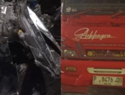 Truk dan Motor PCX Adu Banteng di Sukomoro Nganjuk, Satu Korban Tak Sadarkan Diri