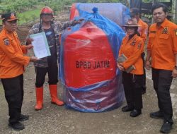 Antisipasi Kekeringan, Pemkab Nganjuk Salurkan Tandon Air 1.200 Liter ke Desa Sudimoroharjo Wilangan